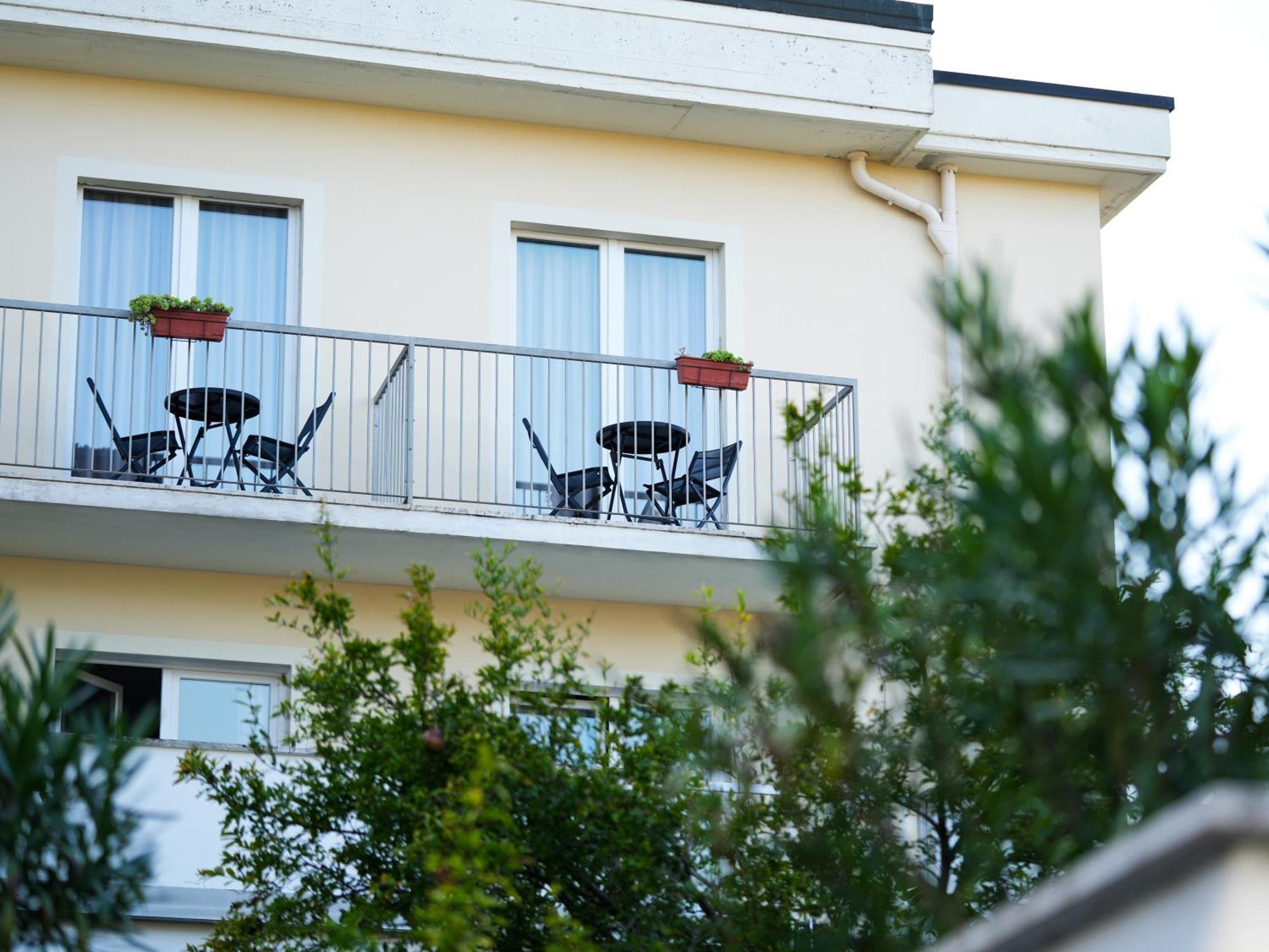 Hotel Arya By Mauro Sirmione Exterior foto